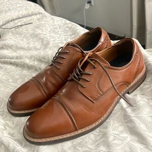 Men’s Nunn Bush Size 8 Oxfords
Worn twice, excellent condition!